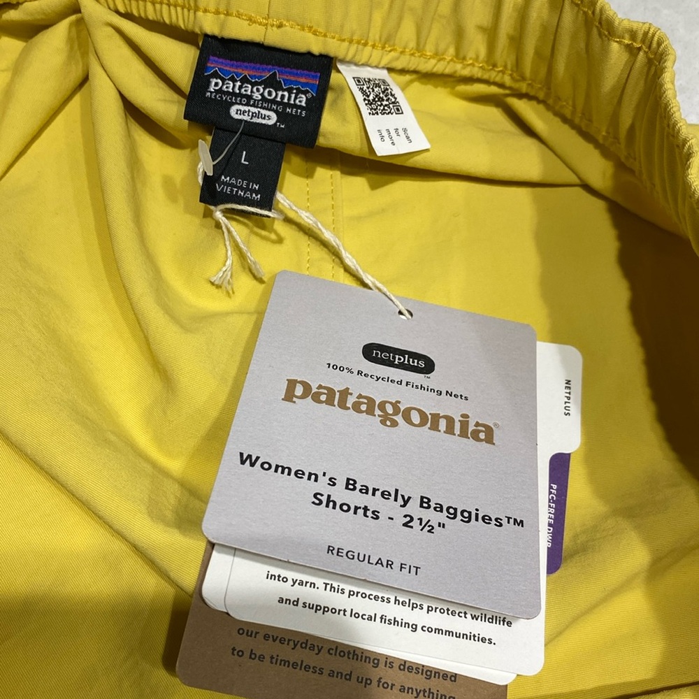 New Patagonia Barely Baggies Shorts Size L Color:Surfboard Yellow with tags⭐️⭐️ - Picture 11 of 17